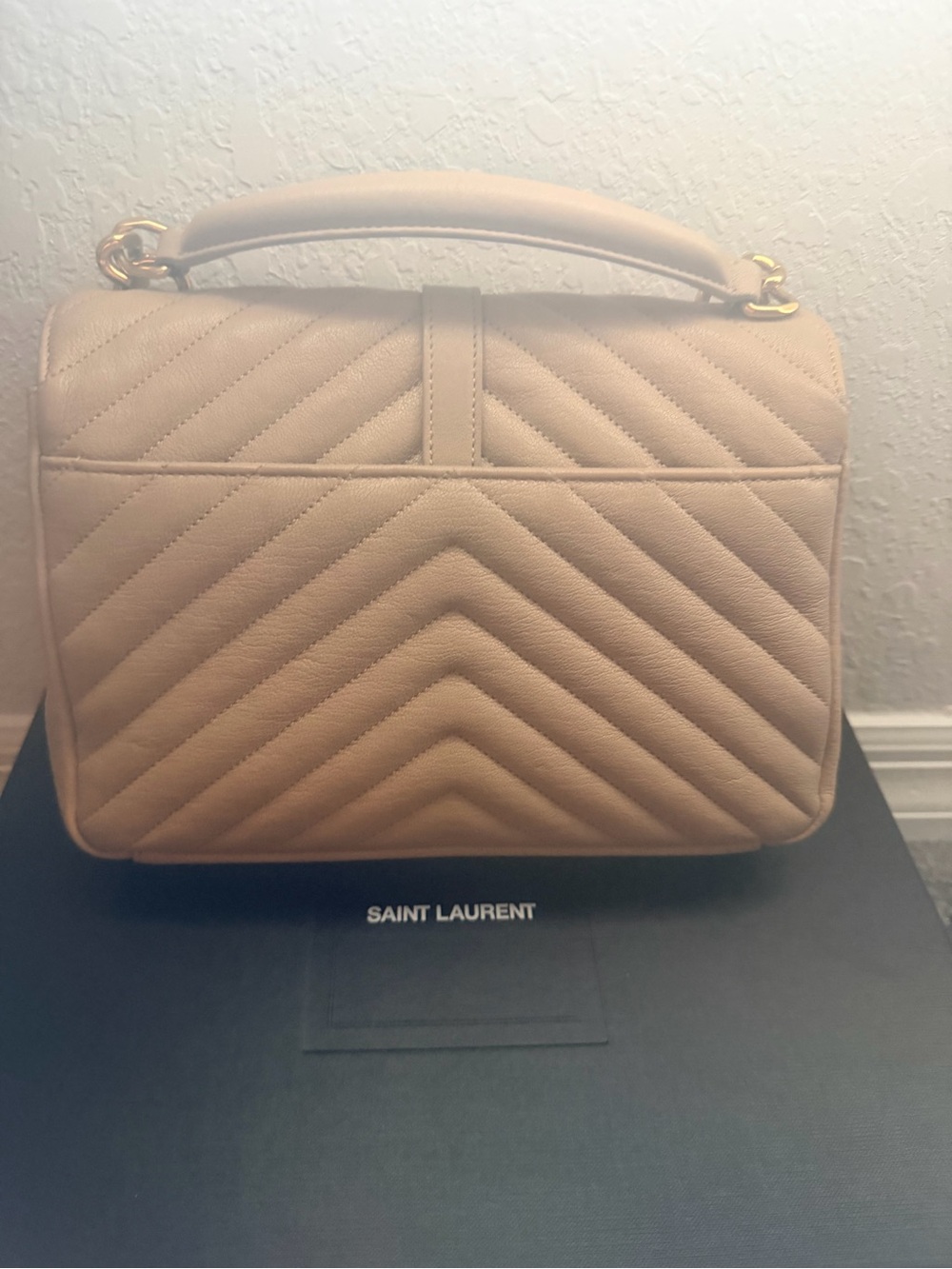 Saint Laurent Beige Quilted Leather Shoulder Bag with Gold Hardware - Picture 2 of 14